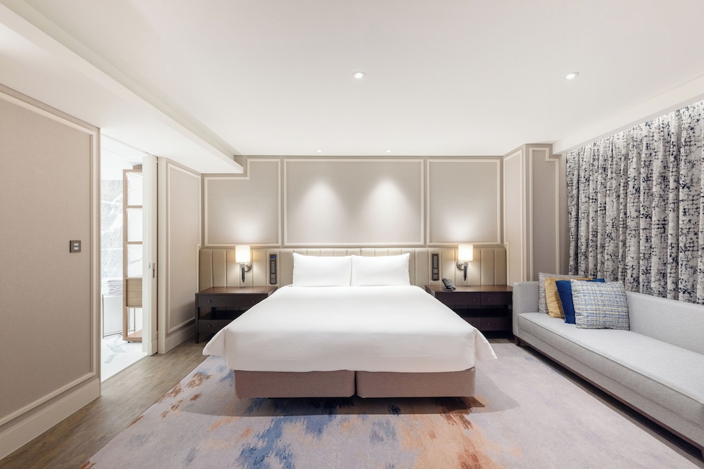 Namsan, King Bed، The Ambassador Seoul - A Pullman Hotel 2/5