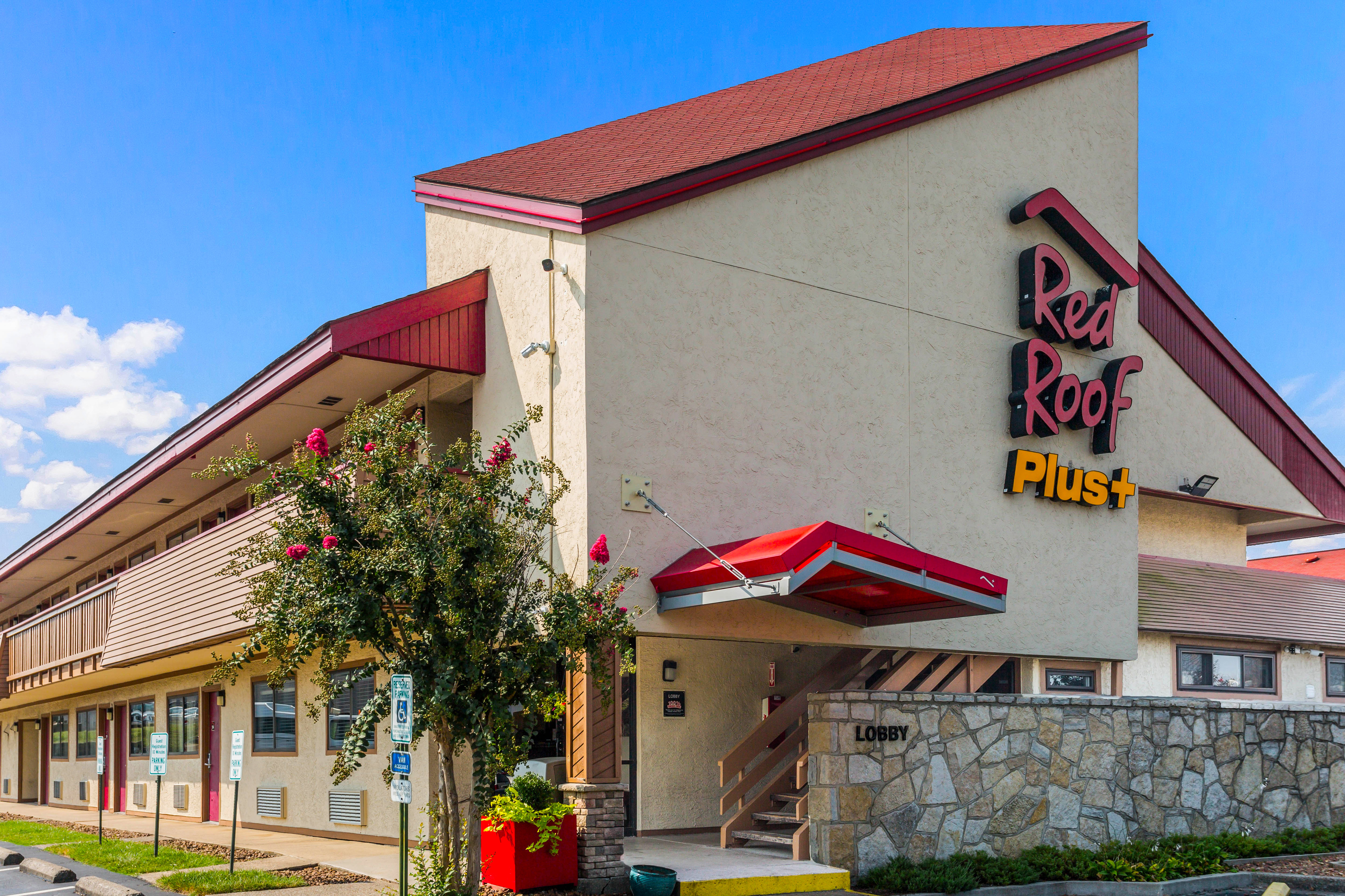 Red Roof Plus Nashville North - Goodlettsville 4/32