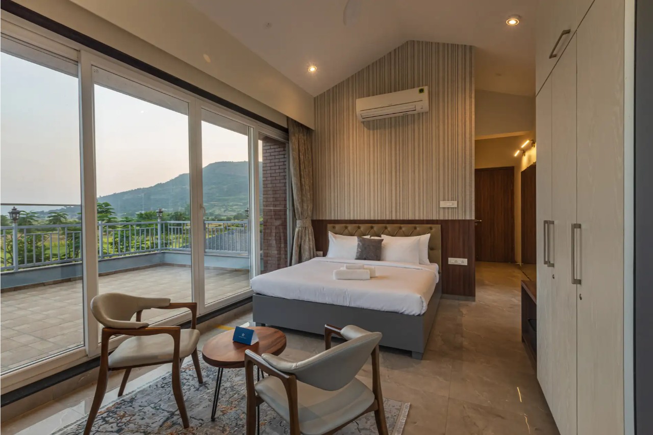 ELIVAAS Nimishka Villa 5 BHK Haven With Pvt Pool, Lavish Garden & Scenic Views 8/24