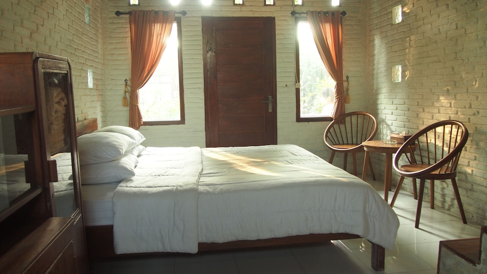 The Riverside Javanese Cottages 14/45