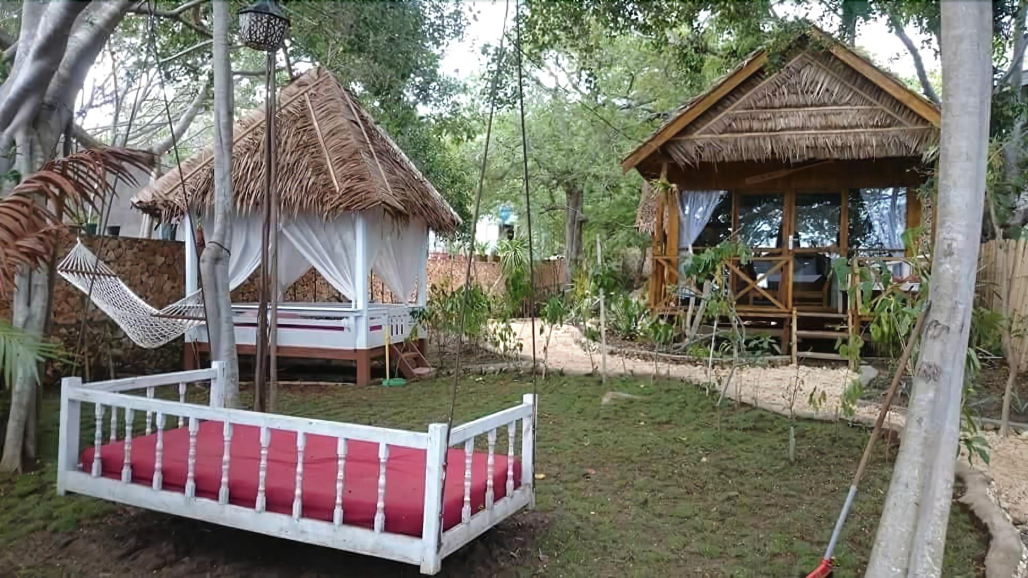 Cosmos Bungalows 3/50