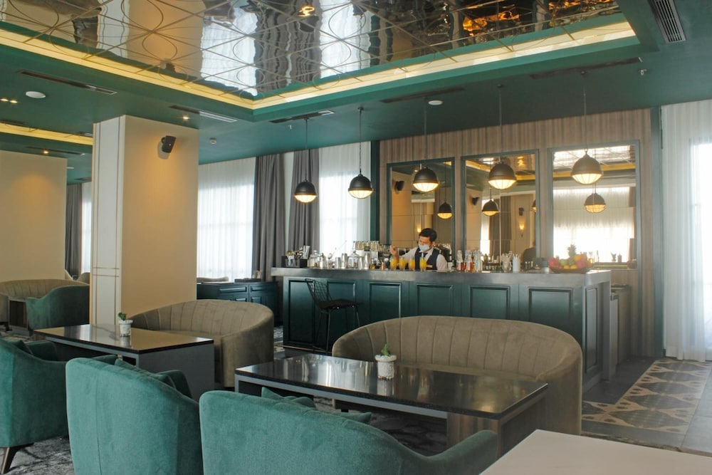 Sutasoma Hotel 10/52