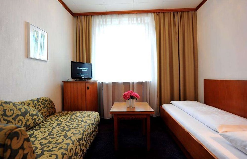 Hotel The Weekend 21/60