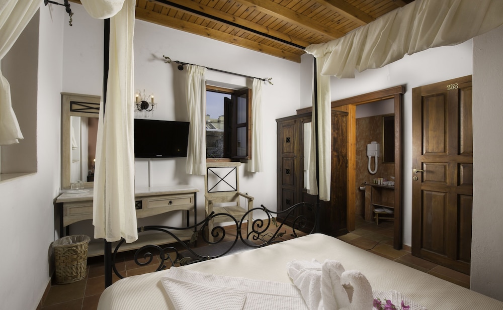 Camelot Traditional And Classic Hotel 15/56