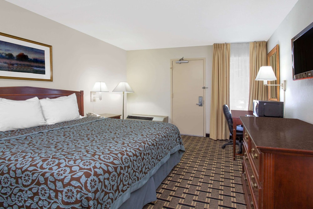 Hotel Carolina a Days Inn by Wyndham 10/35