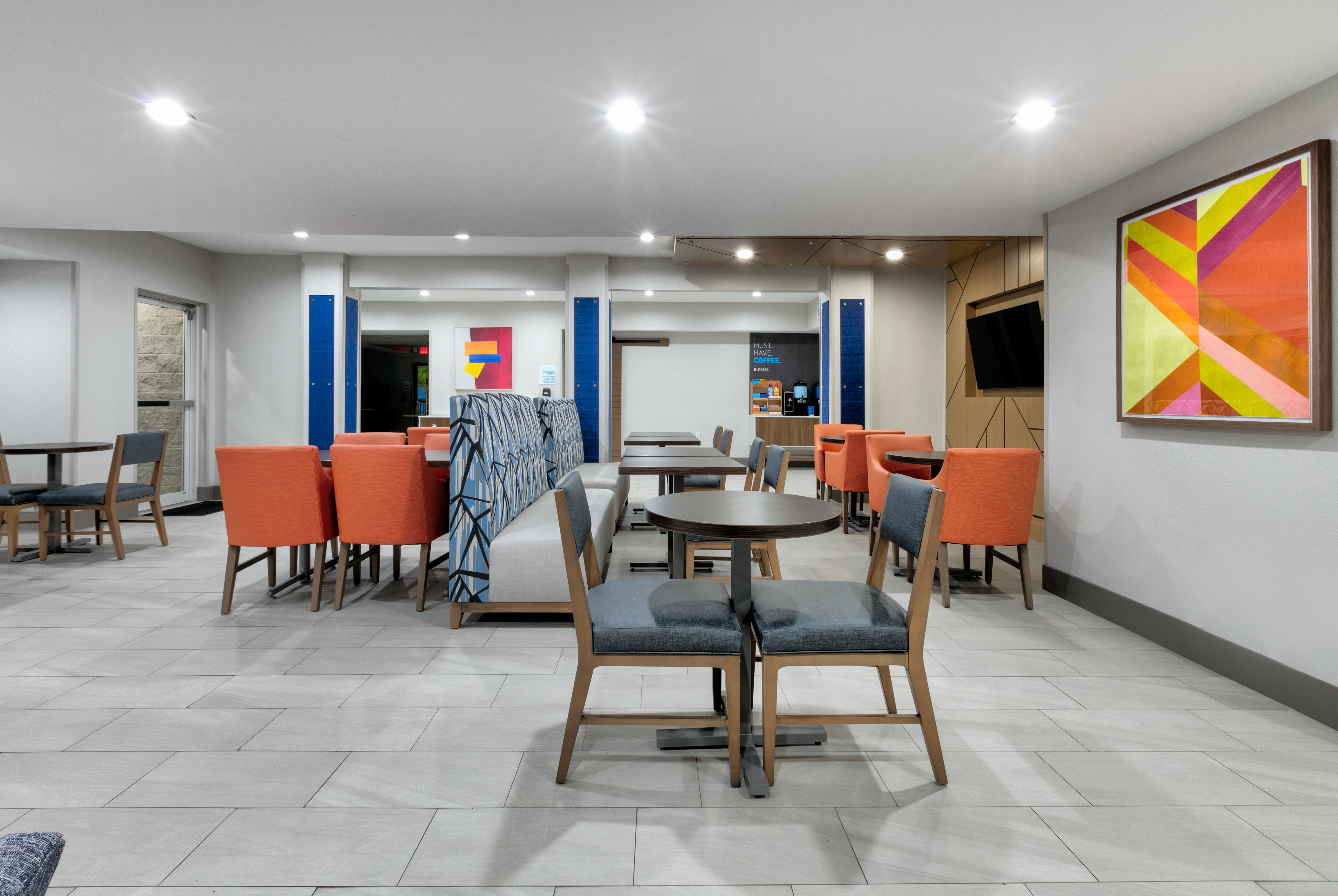 Holiday Inn Express Hotel And Suites Dallas Park Central Northeast 37/56