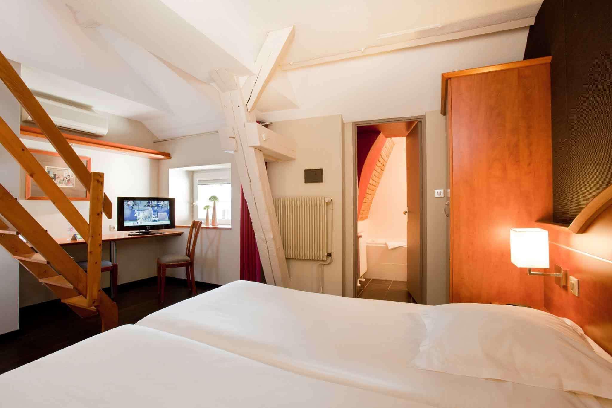 FAMILY SUITE, STANDARD, TWIN BEDS