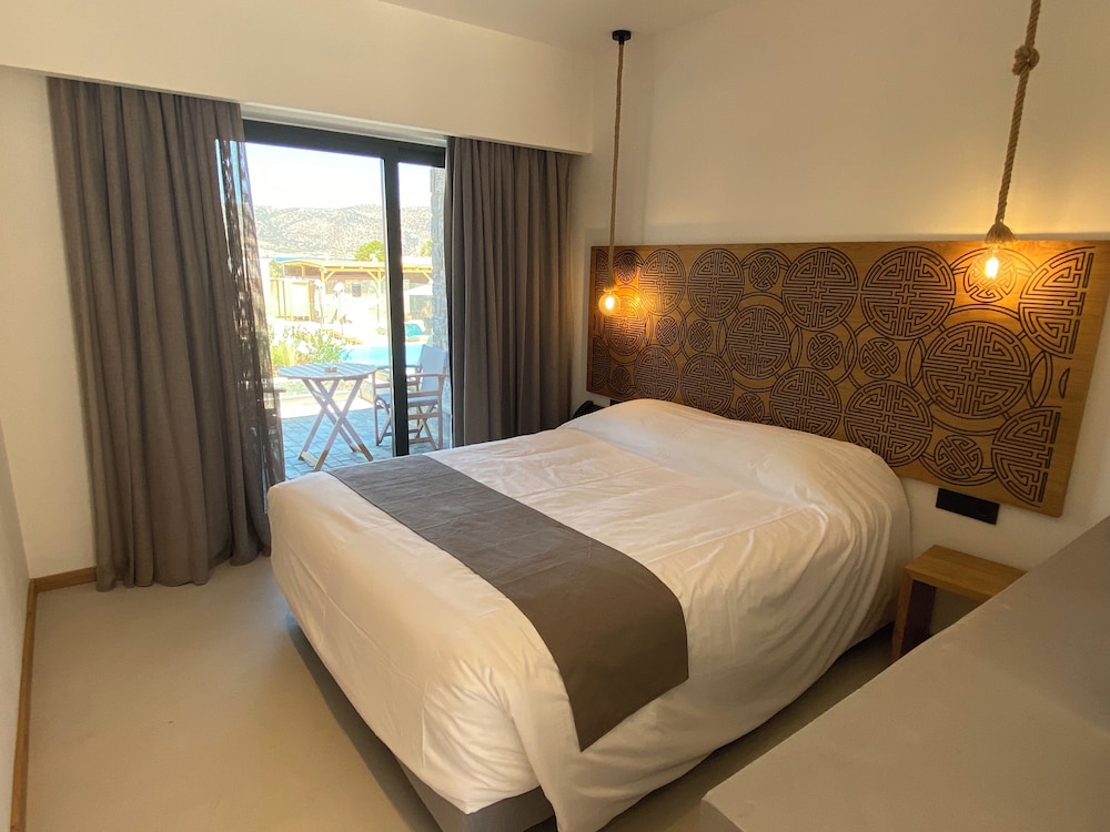 Helios Beach Hotel & Bungalows 12/48