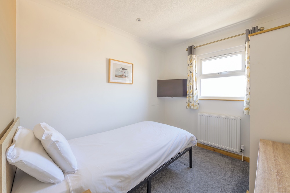 The Sandringham Hotel 25/48