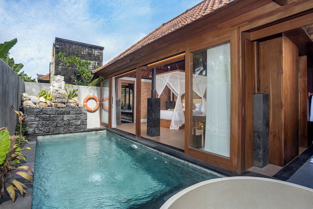 Yana Villas Kemenuh 46/68
