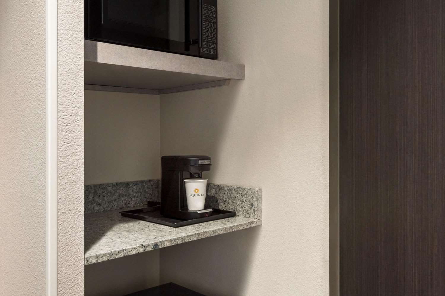 La Quinta Inn And Suites By Wyndham Orlando Idrive Theme Parks 50/50