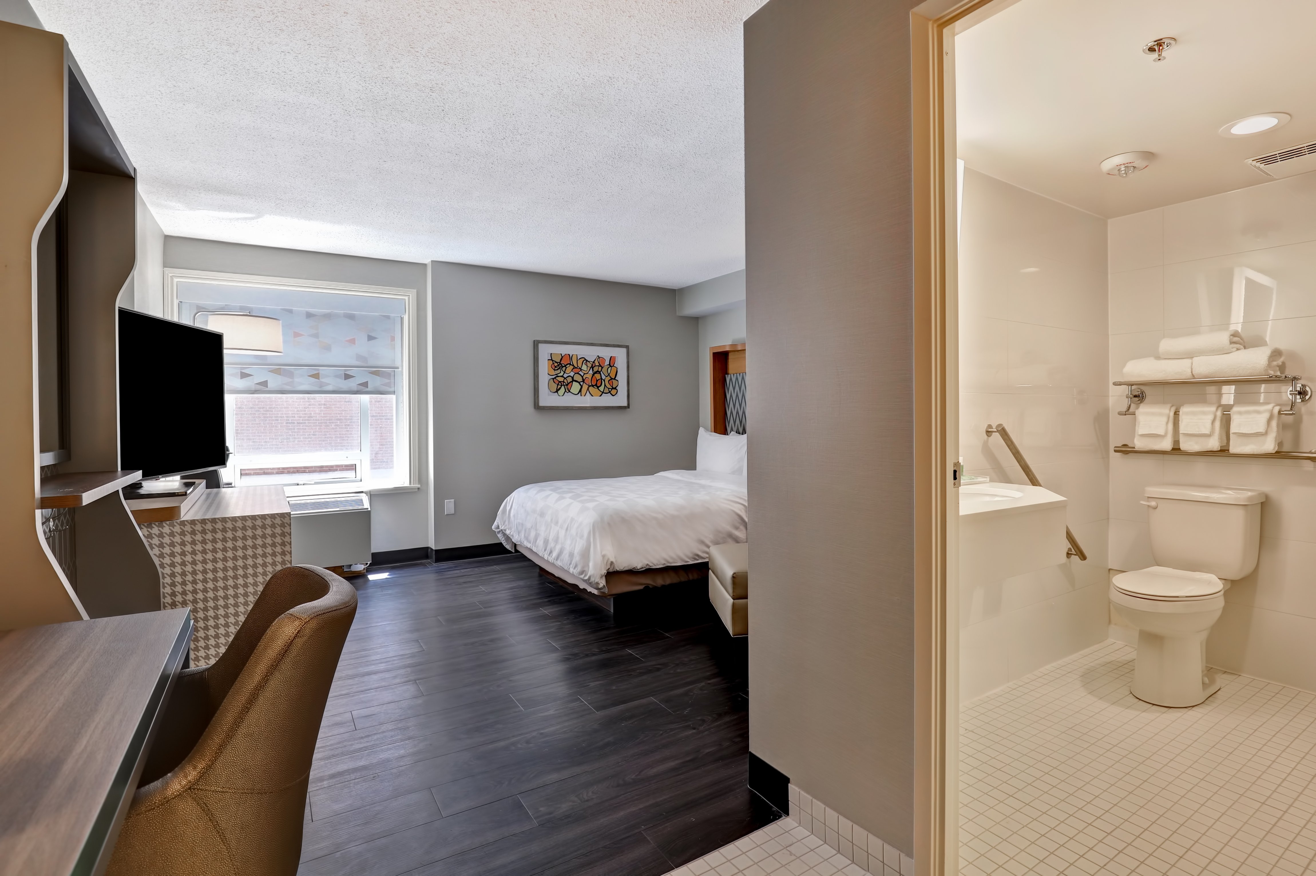 Holiday Inn Ottawa Dwtn Parliament Hill 80/80