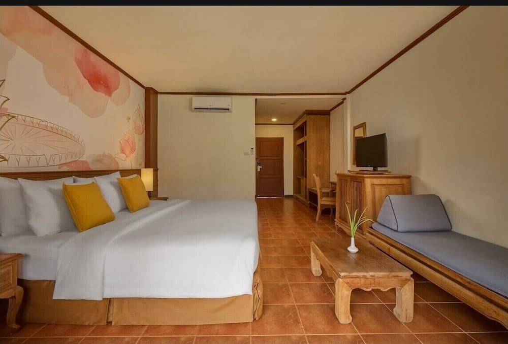 Ma Doo Bua Phuket 17/48