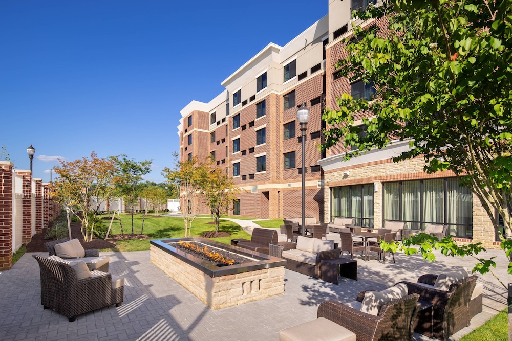 Courtyard By Marriott Bowie 2/24