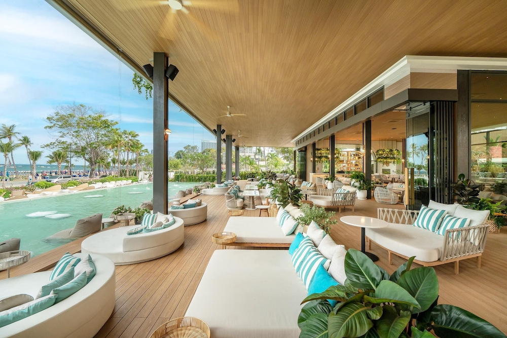 Melia Pattaya Hotel 27/59