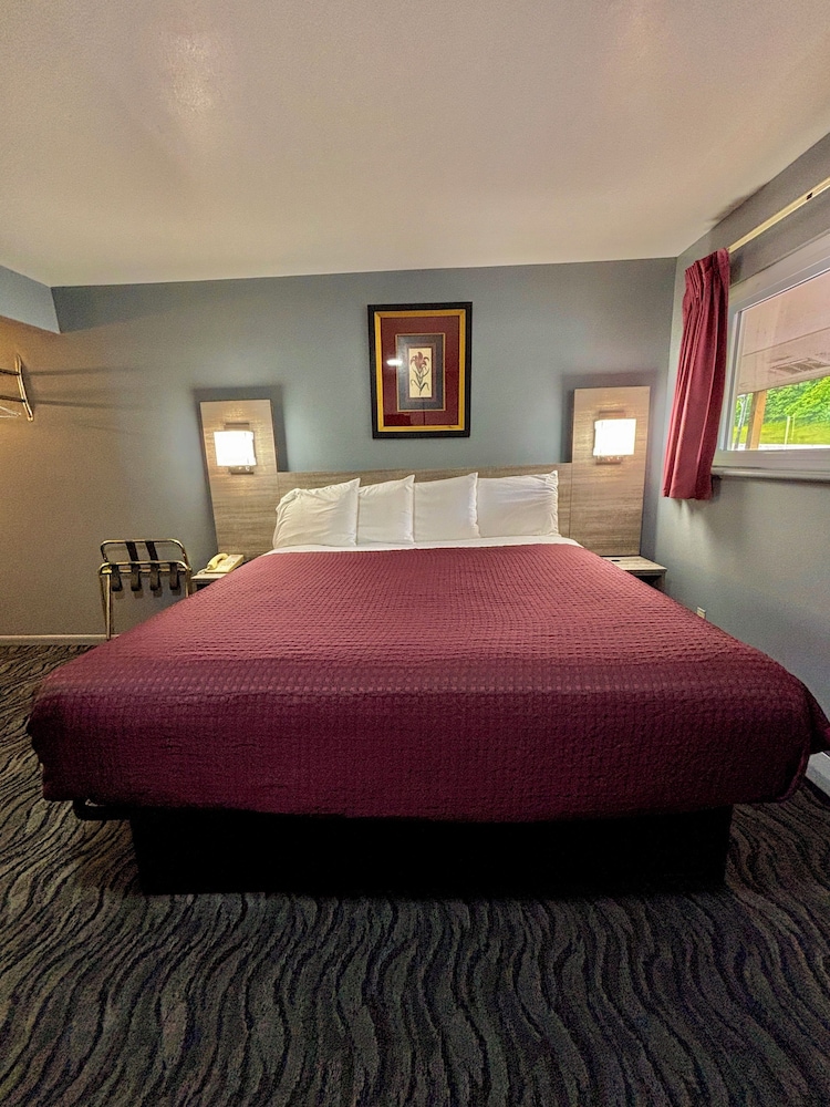 Hometown Inn Athens 17/31