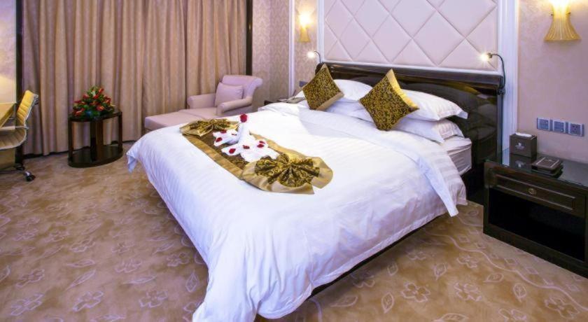 Sun City Hotel 24/50