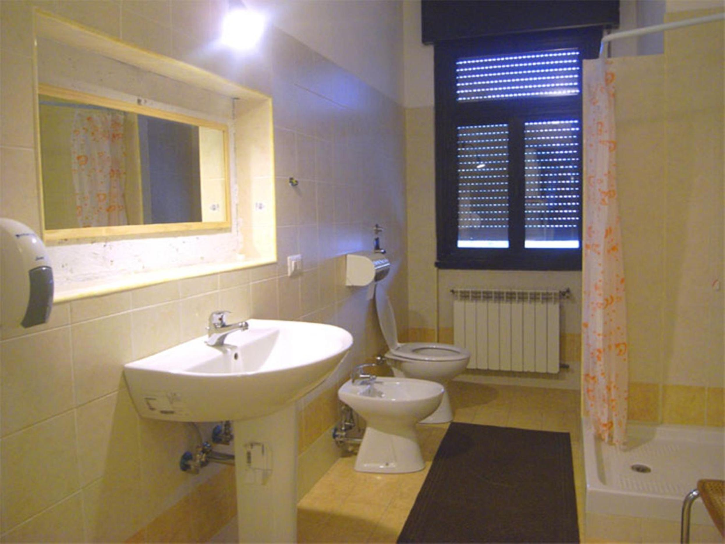 Female Dorm, 6 Beds, Colours 2/4
