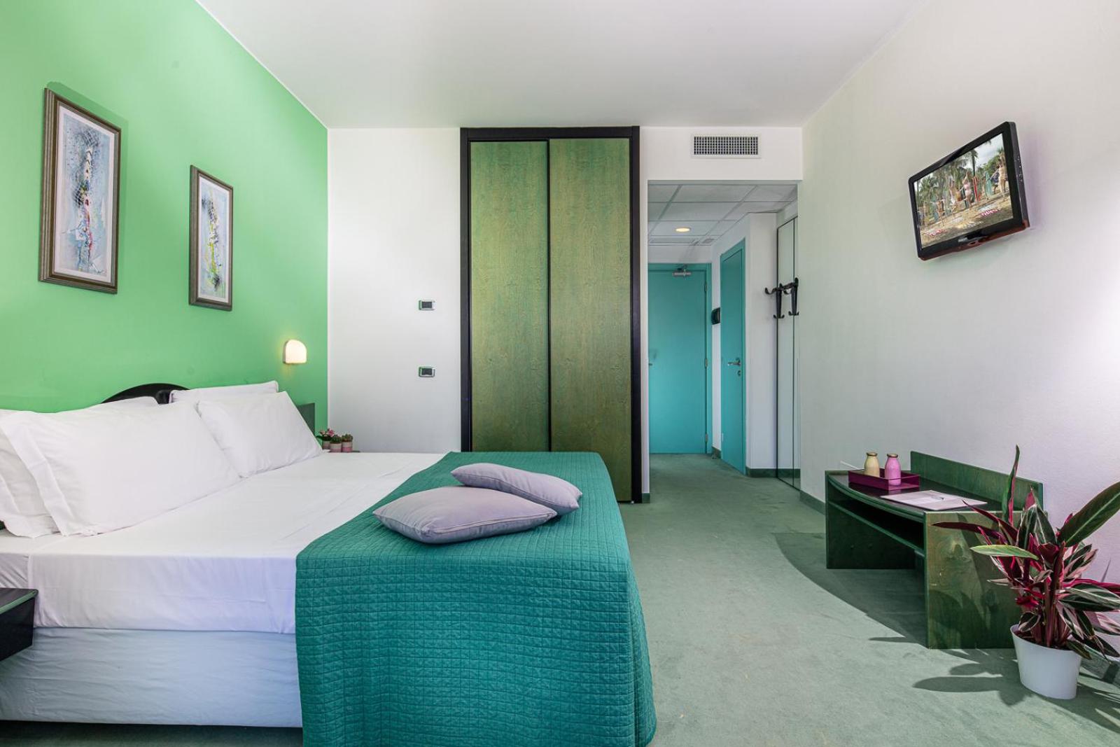 COMFORT, DOUBLE OR TWIN BED