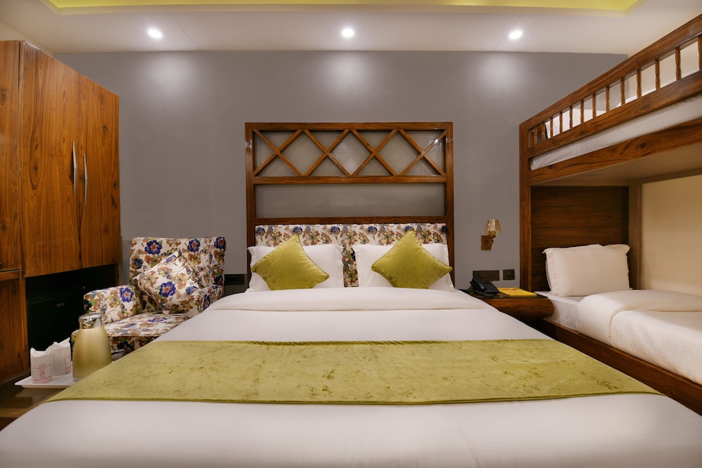 Hotel Blue Pearl Paharganj 18/50