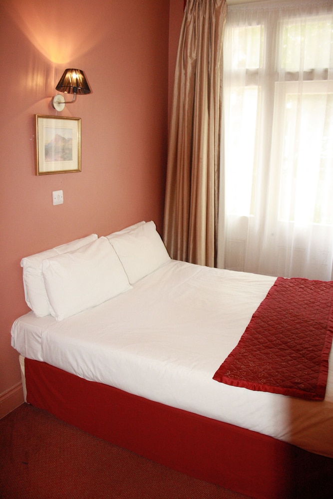 Coronation Hotel 23/50