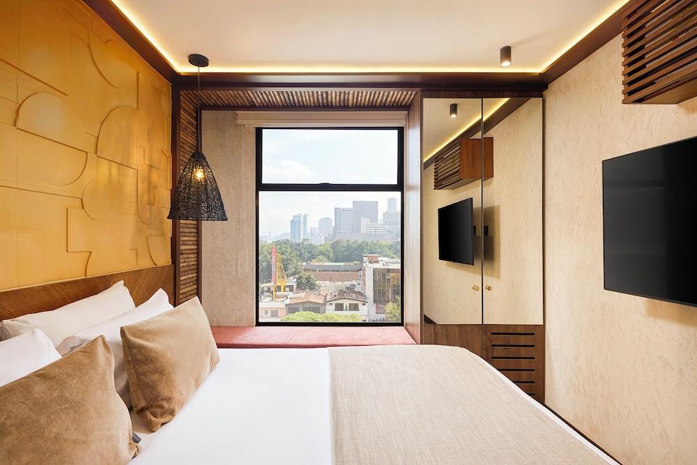 Golden Valley Hotel 15/50