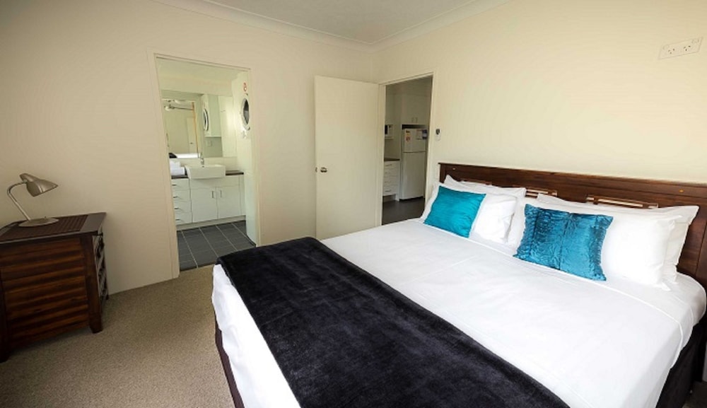 AUSSIE RESORT 10/50