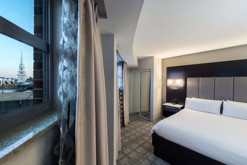 Hilton Garden Inn Portsmouth Downtown 13/54