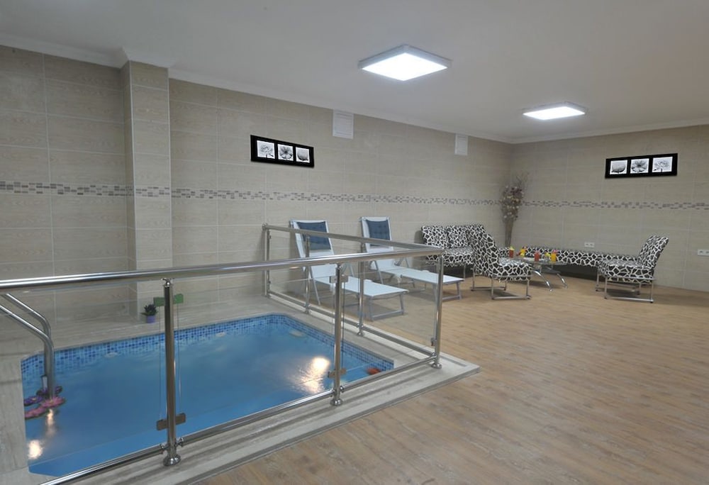 Rhiss Hotel Bostanci 30/64