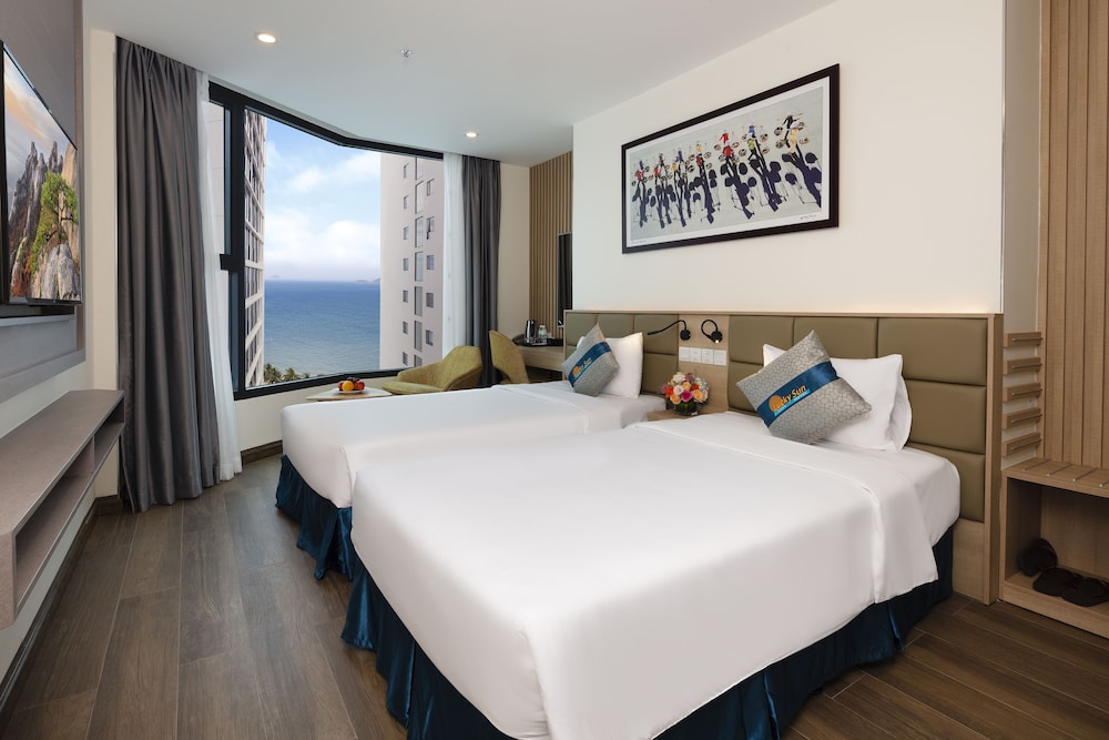 DELUXE, DOUBLE OR TWIN BED, SEA VIEW