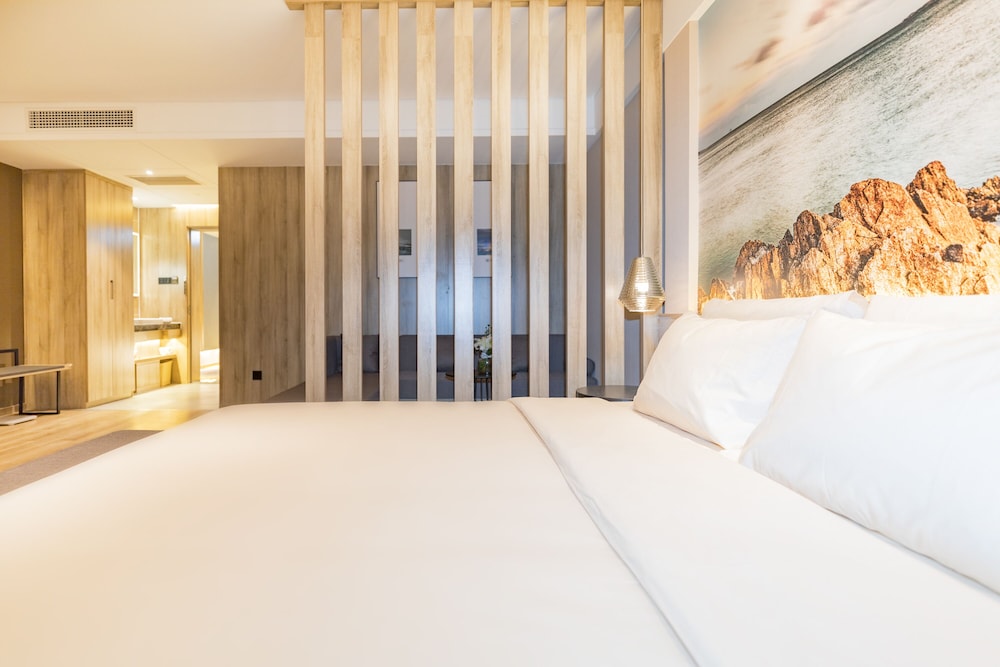 Atour Hotel Qingdao Airport Century Park 13/27