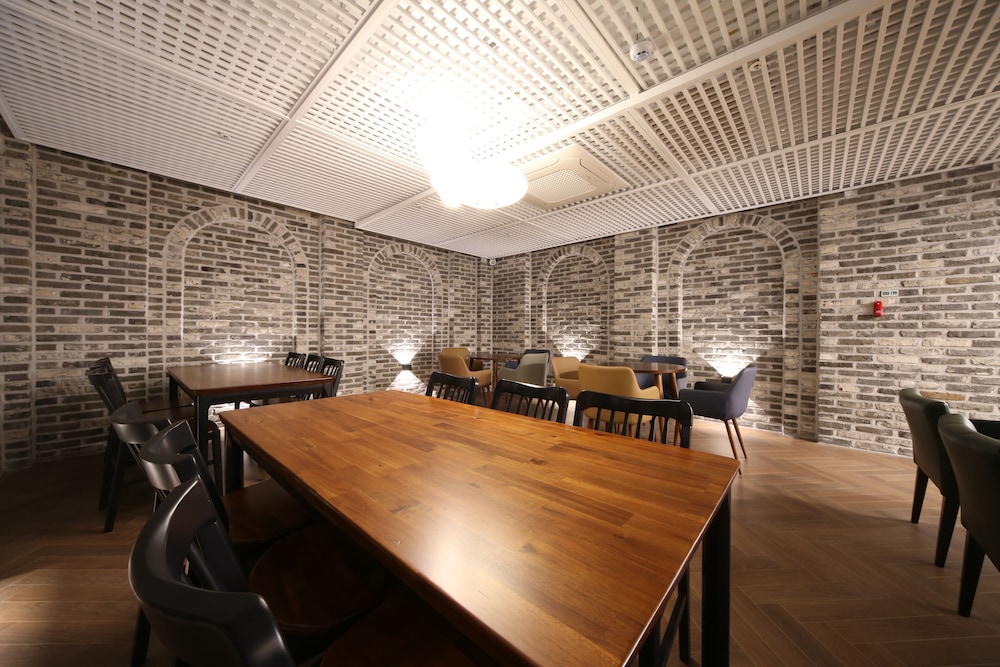 Noblestay Hotel 38/50