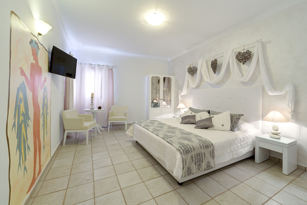 Dream Island Hotel 10/50