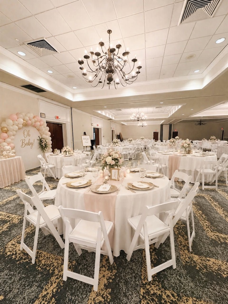 Sturbridge Host Hotel 49/71