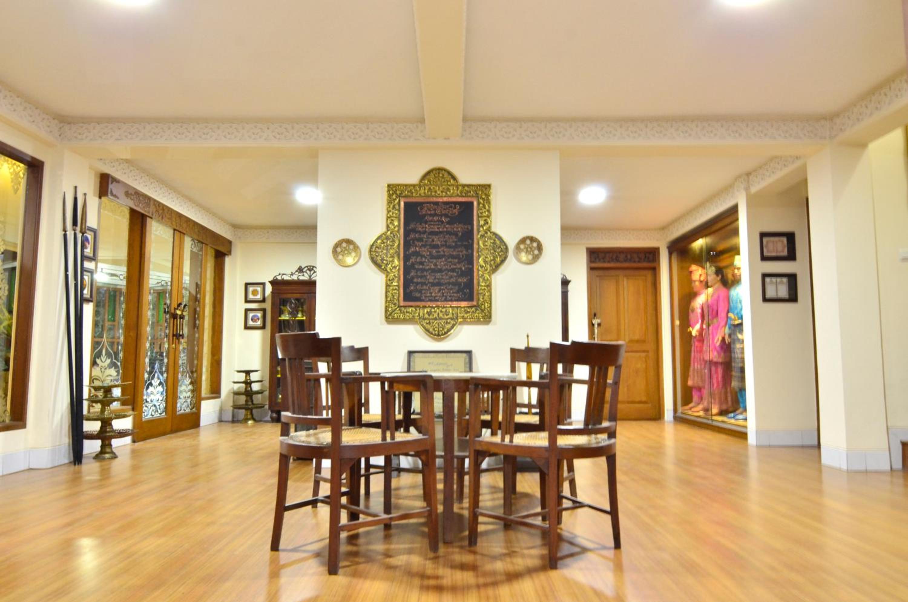Balai Melayu Hotel 42/48