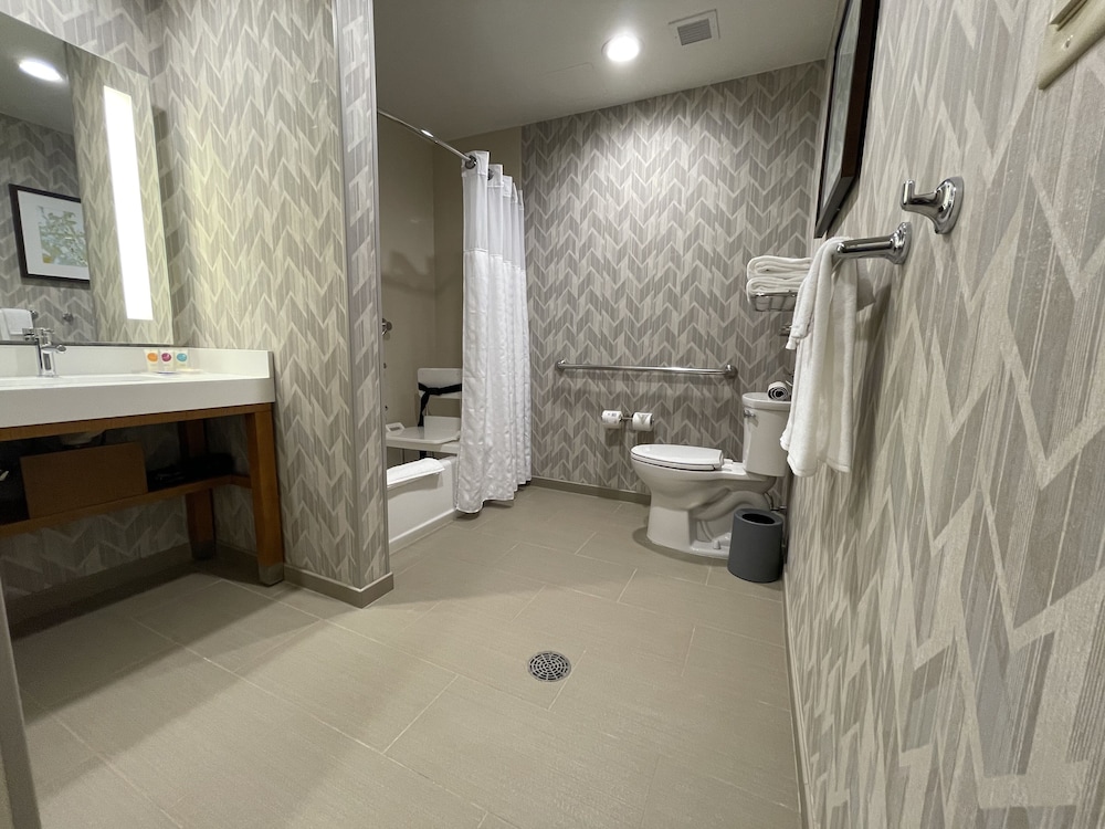 Hyatt Place Houston Downtown 50/50