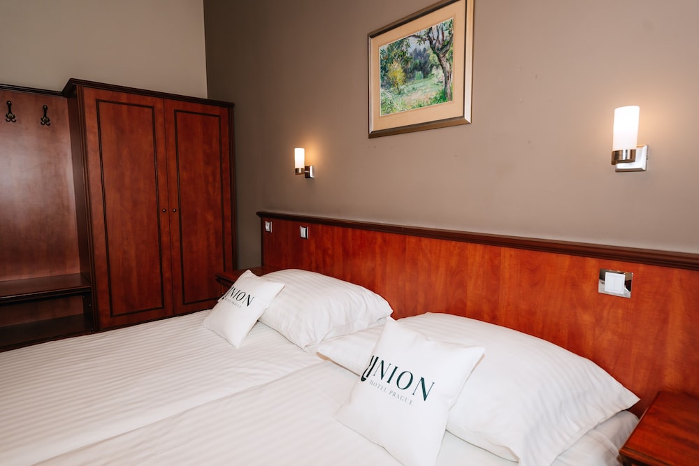 STANDARD, DOUBLE OR TWIN BED