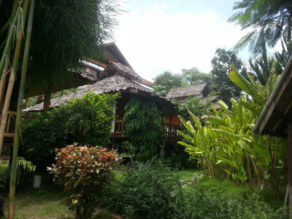 Pai Love & Baan Chon Phao Resort 28/35