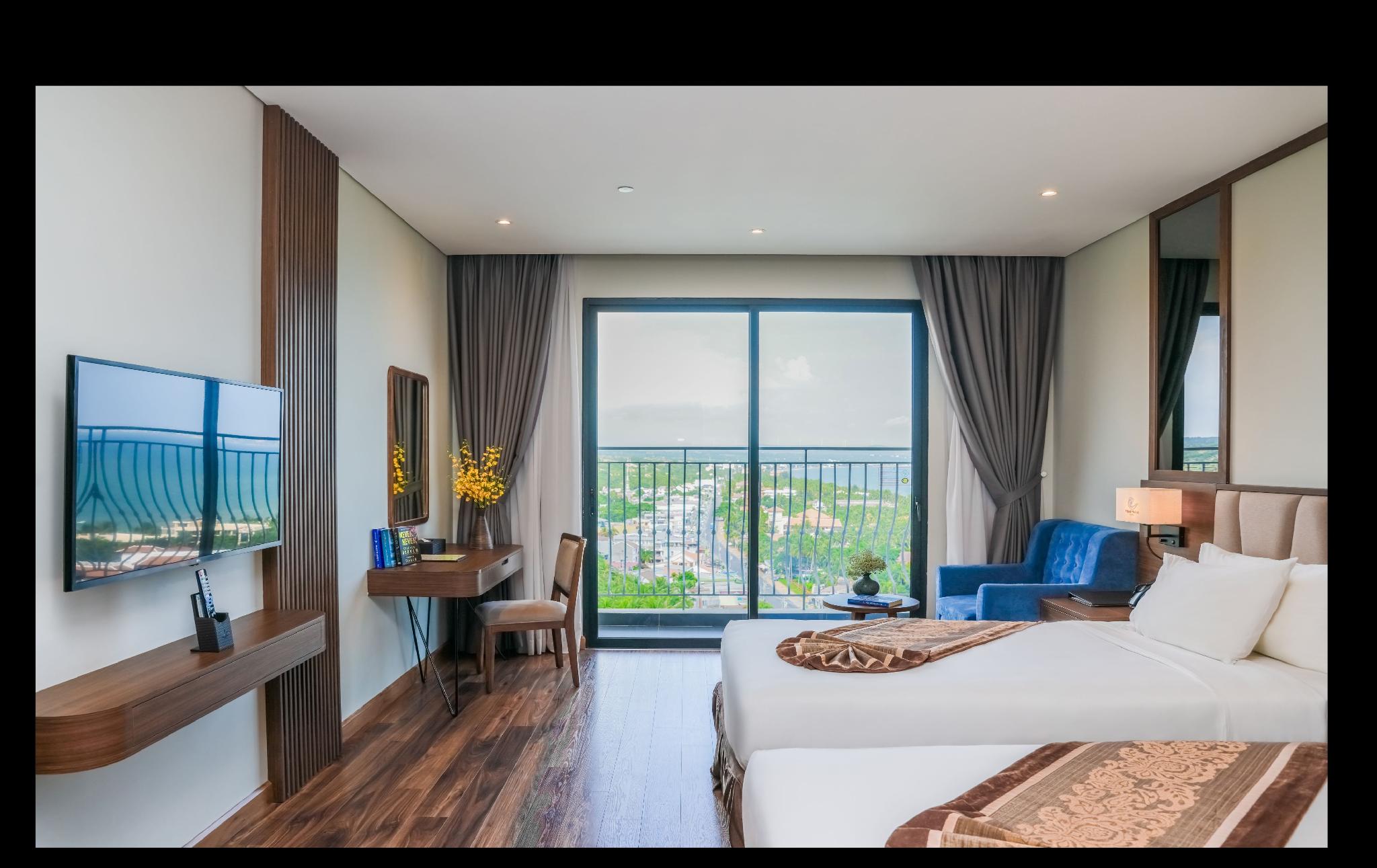 Deluxe, Twin Beds, Partial Sea View