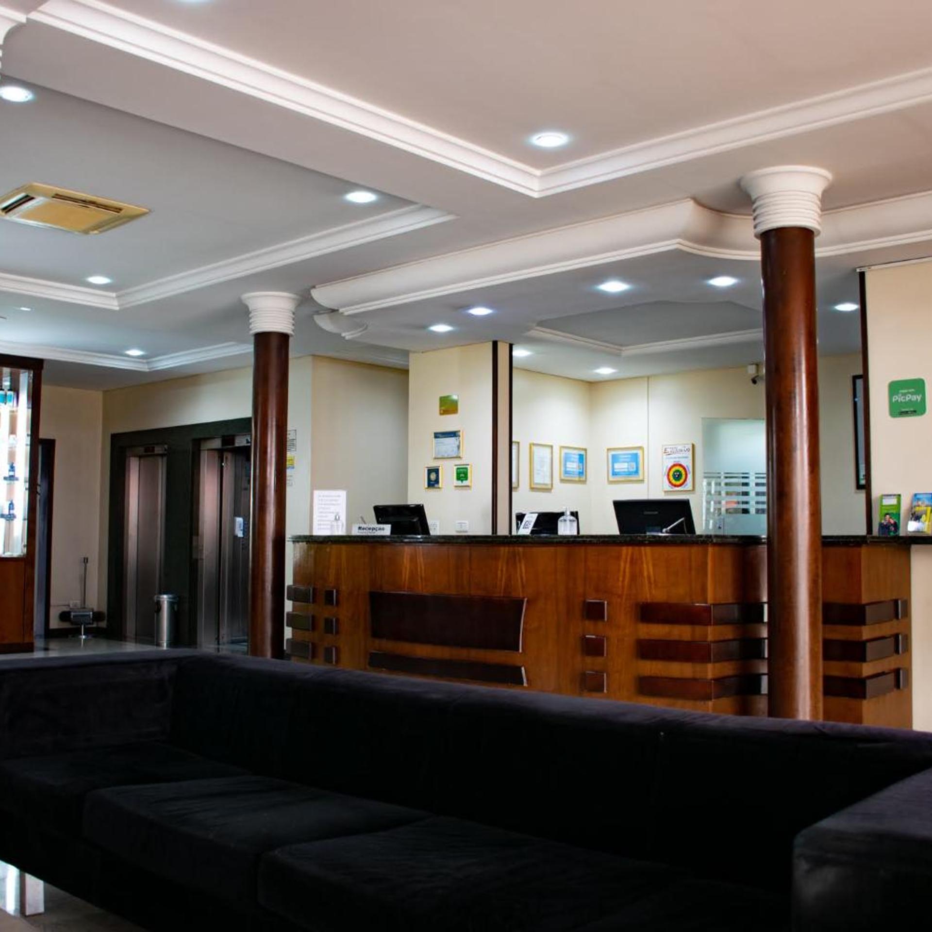 Hotel Exclusivo 4/27