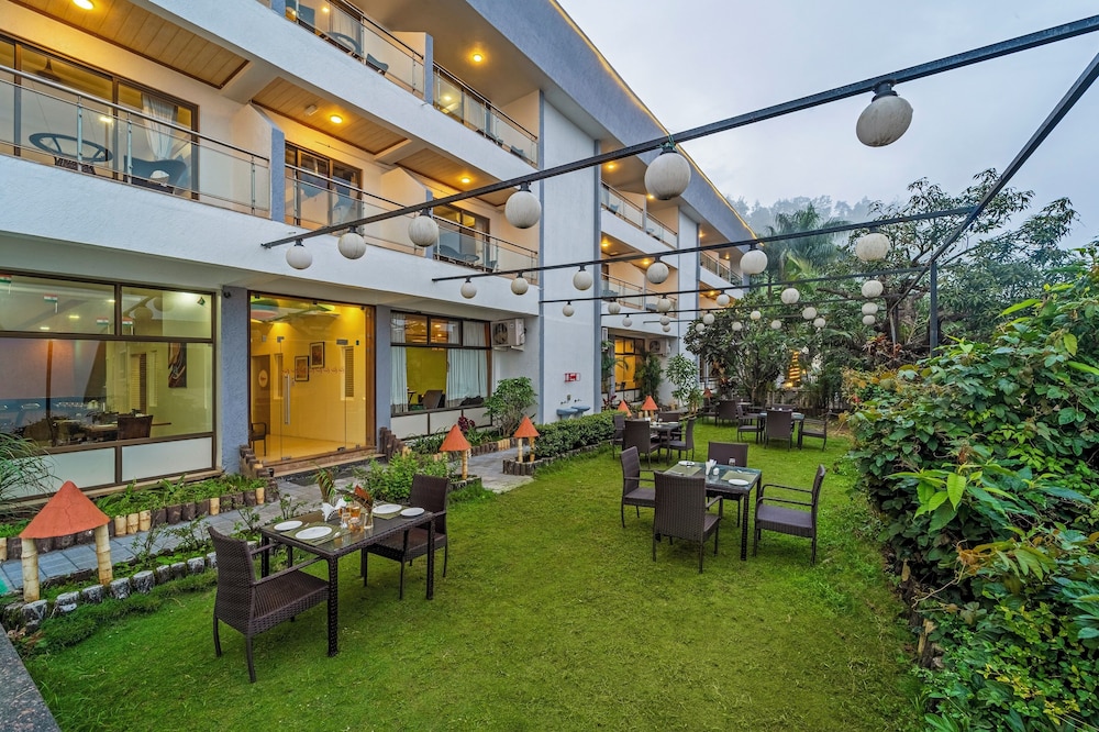 Sterling Panchgani 60/62