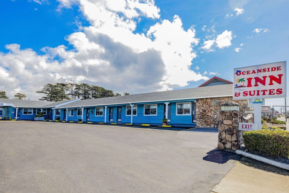 Oceanside Inn and Suites a Days Inn by Wyndham 33/38
