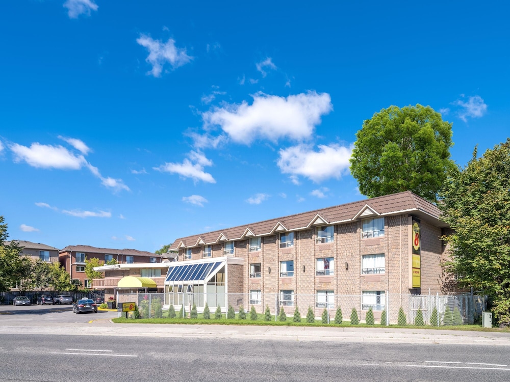 Super 8 by Wyndham Toronto East ON 6/50