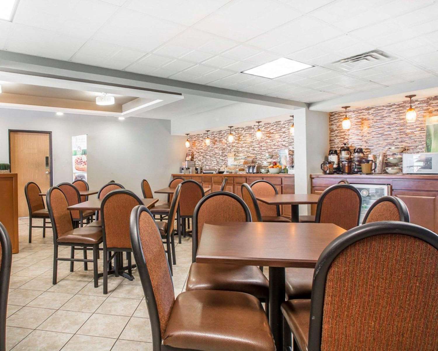 Quality Inn Us65 E Battlefield Rd Springfield 22/30