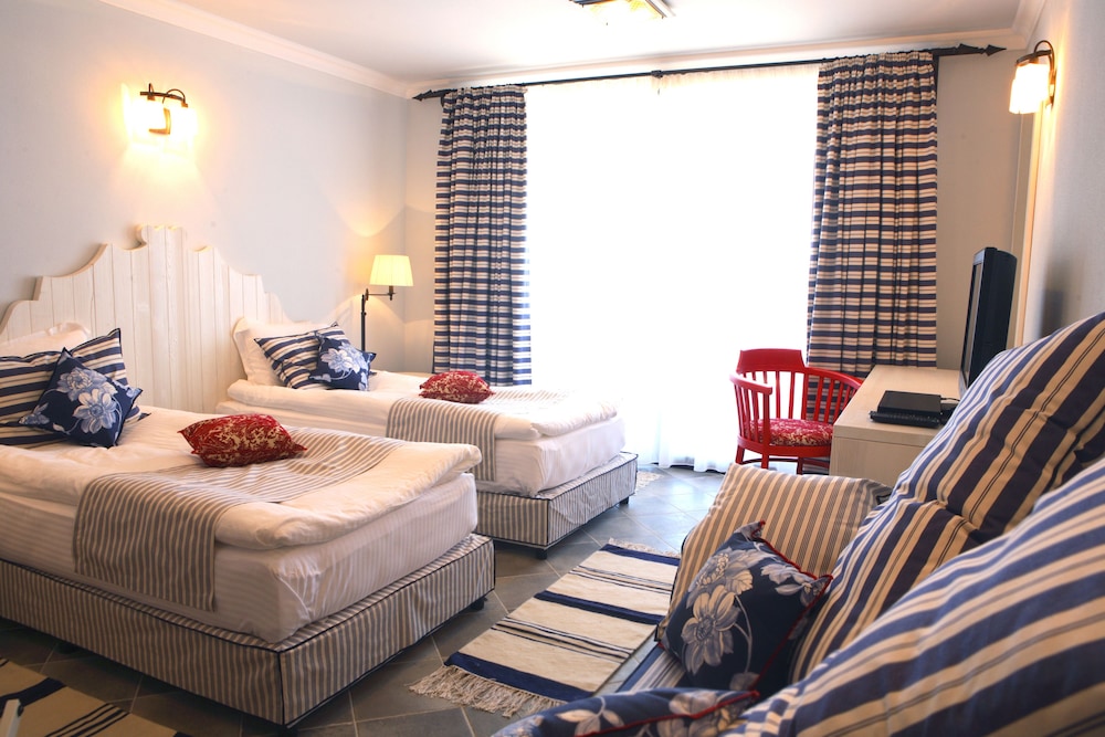 Oasis Resort And Spa 11/50