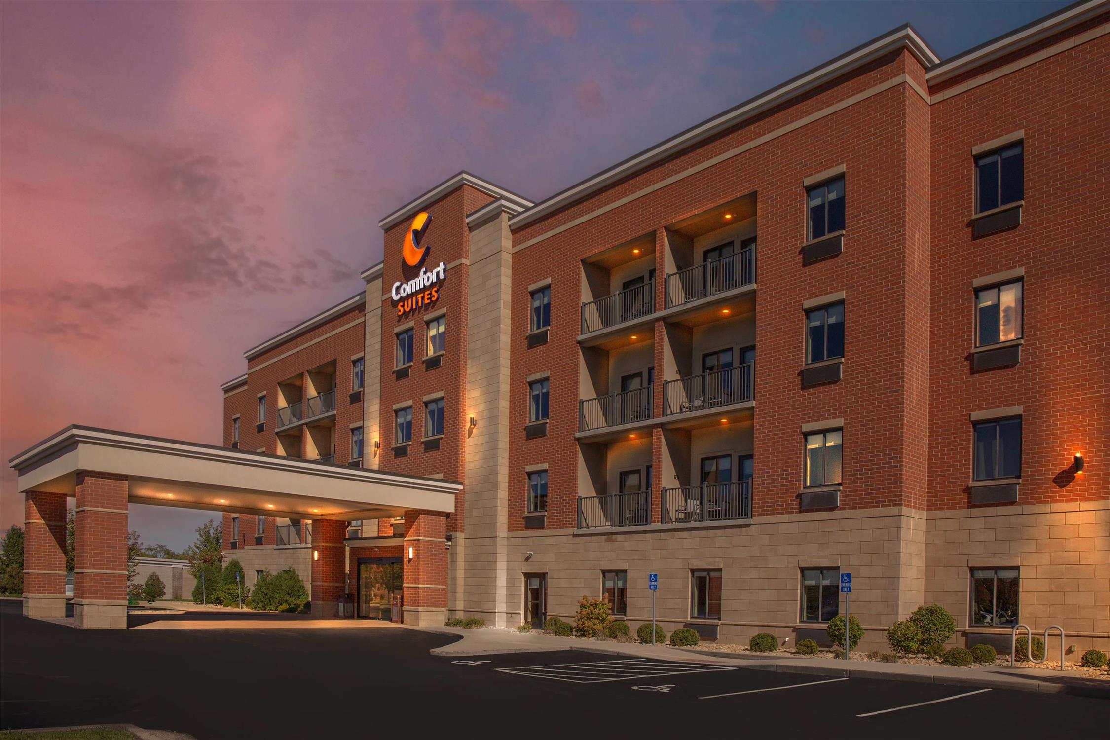 Comfort Suites Florence - Cincinnati South 4/40