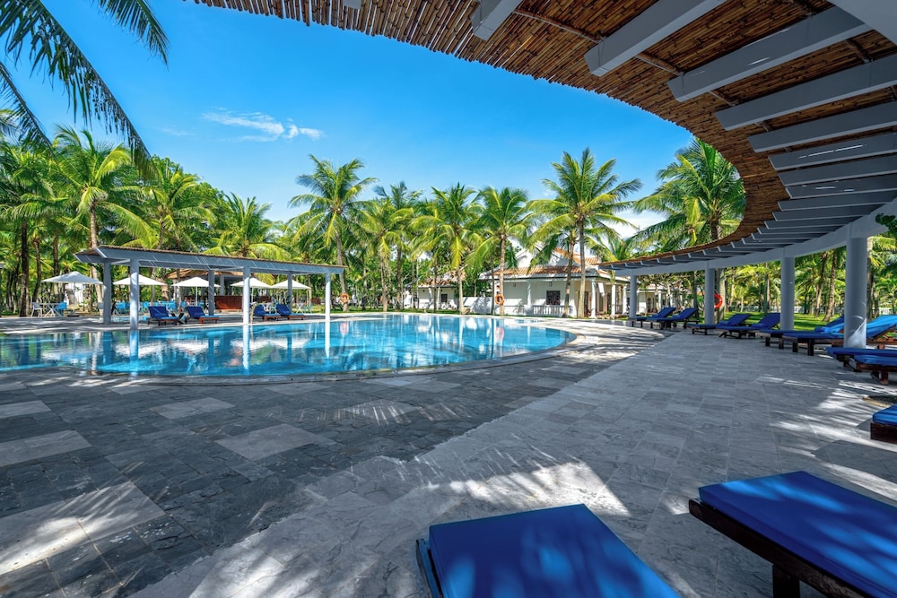 SBH Le Belhamy Beach Resort 30/50