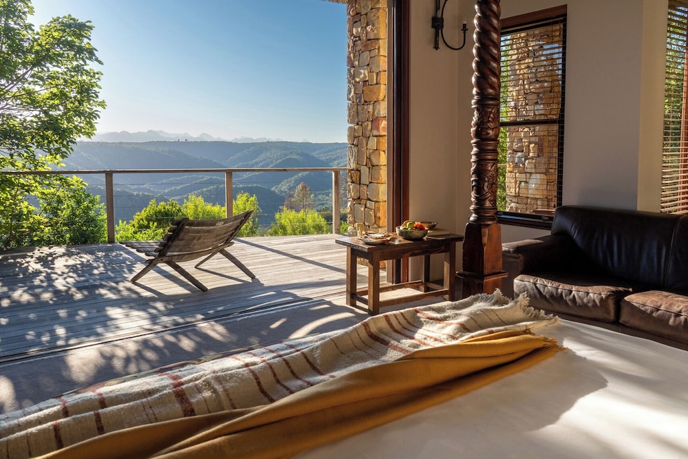 Tamodi Lodge and Stables 25/50