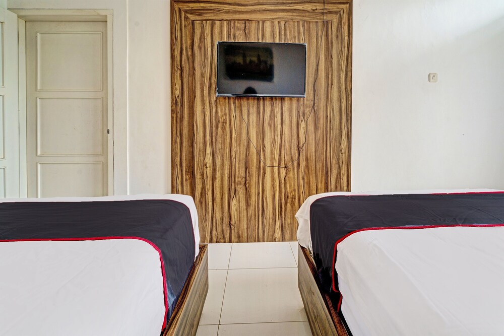 Super OYO Collection O 92277 Setra Priangan Guest House 23/39