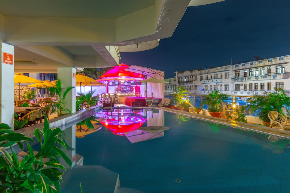 Hotel Sapphire 46/49